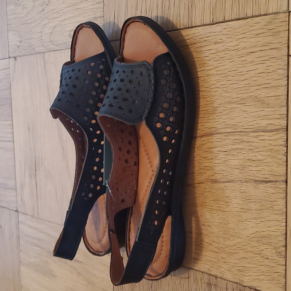 Womens shoes,  size 38